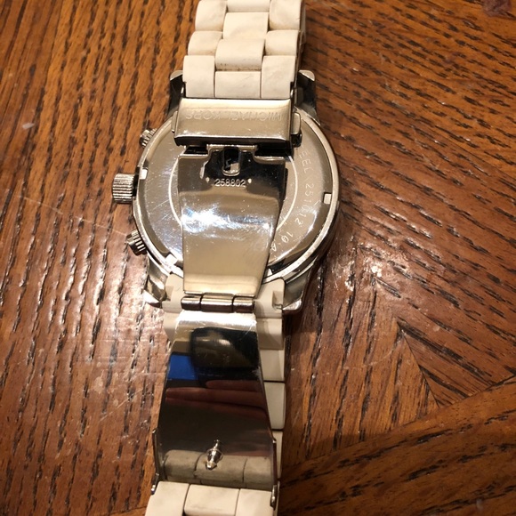 Michael Kors Watch - Picture 5 of 5